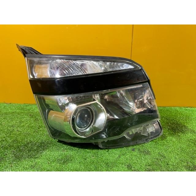 ヴォクシー トヨタ ZS煌 70系 ヘッドライト 右 HID KOITO 28-225 純正