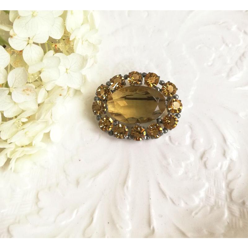 シトリンカラーグラス ブローチ イギリスアンティーク : BAU ANTIQUES