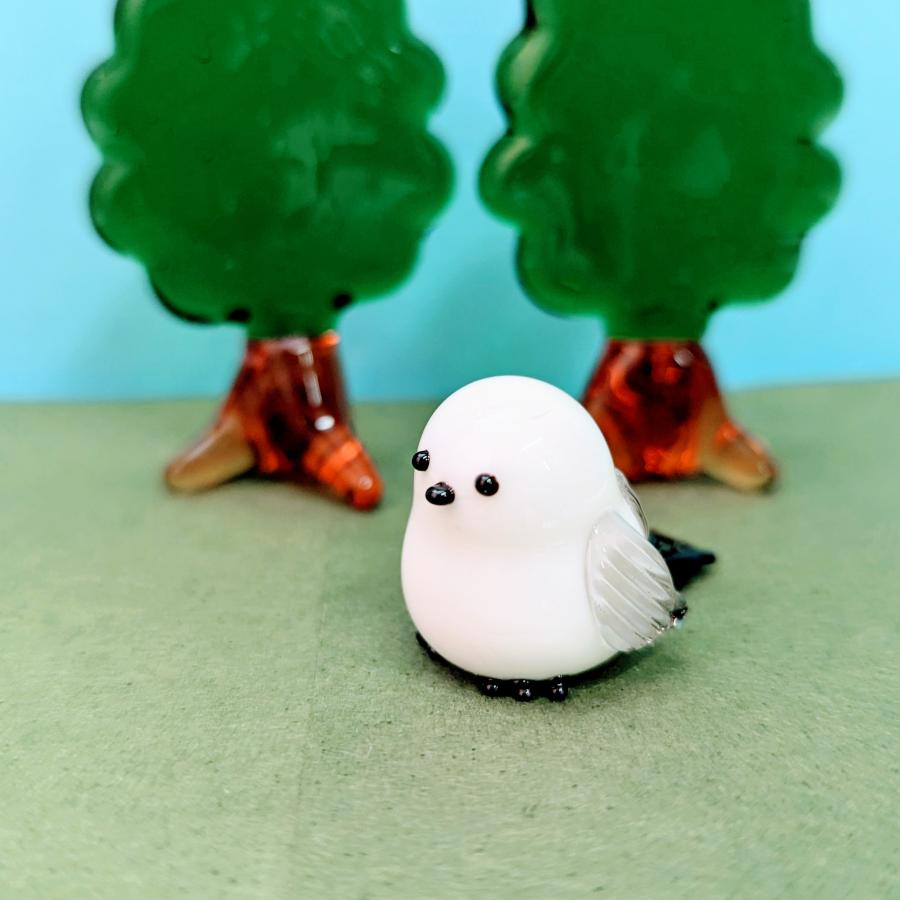 ガラス細工 シマエナガ（L）羽の色グレー ミニチュア 置物 雑貨 動物