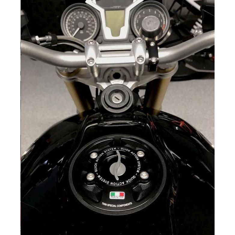 TKTMPR03 TWM製タンクキャップ KTM 1290SUPER DUKE R(14-21) クイック