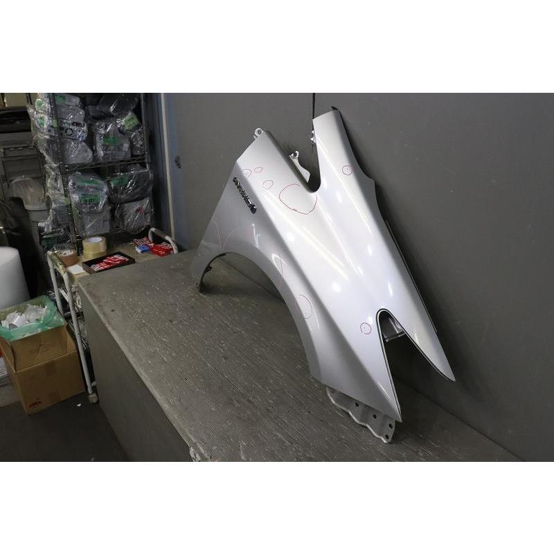 プリウス 30 S 前期 (ZVW30) 純正 右フロント フェンダーパネル 1F7