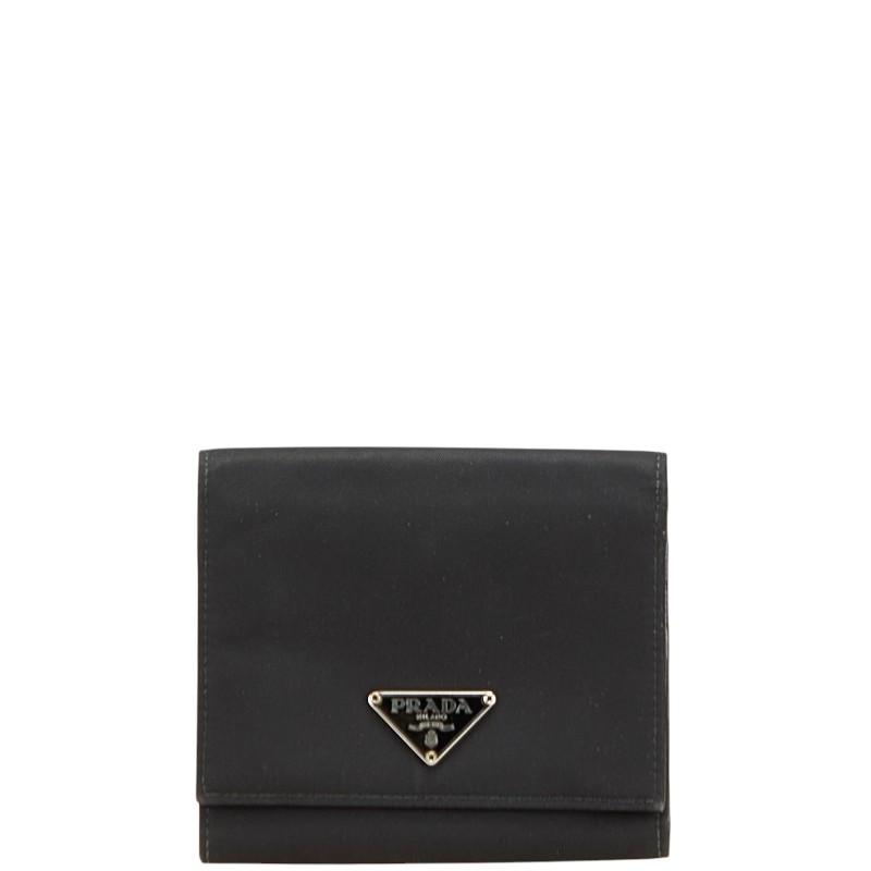 PRADA（プラダ） 三角ロゴプレート 三つ折り財布 ブラック ナイロン