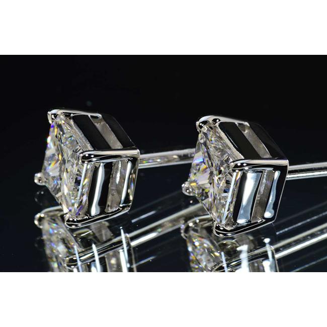 片方0.5カラット ダイヤモンド一粒ピアス プリンセスカット ダイヤ