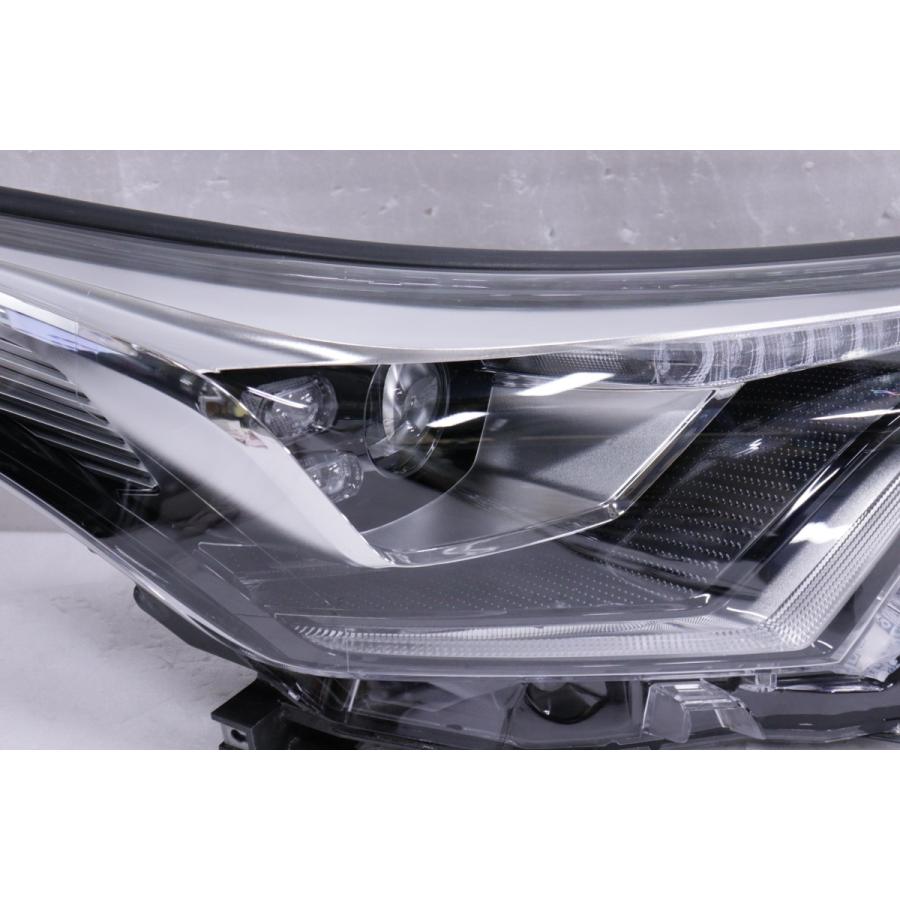 C-HR 206-1520-H☆中期 LED☆ZYX10 右ヘッドライト☆打刻7 10-111