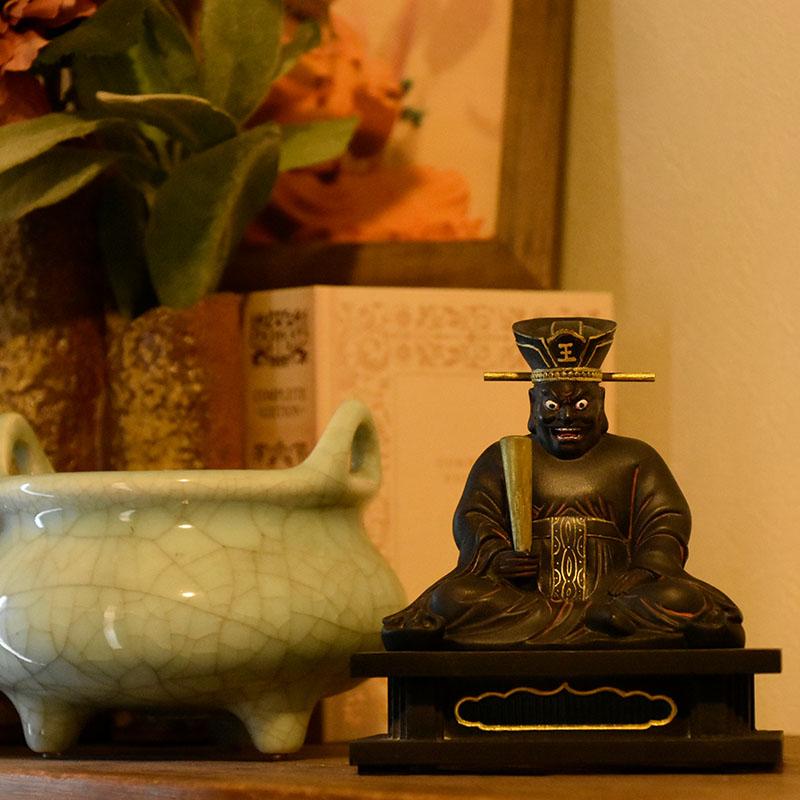 木彫り 仏像 【閻魔大王】 桧木 坐2.5寸 古色 総高約13cm : 海宇工芸館