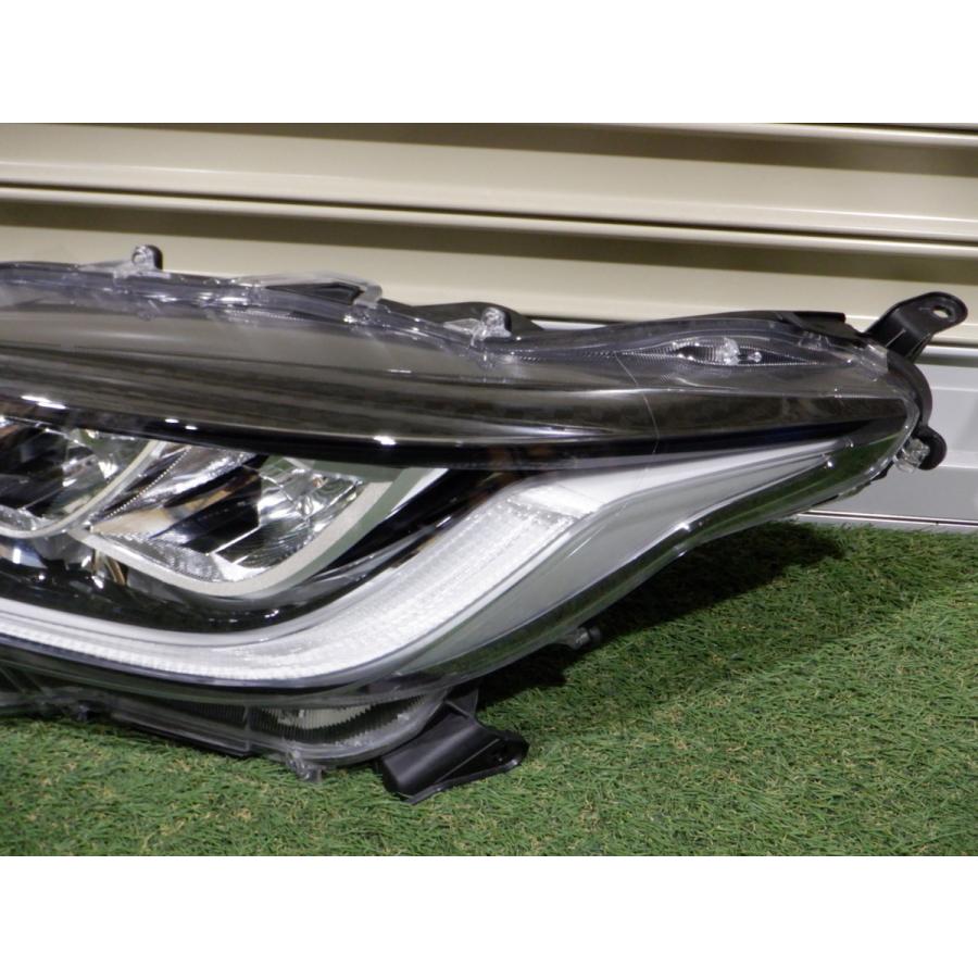 トヨタ純正 MXPA10 MXPH10 KSP210 ヤリス YARIS LED ヘッドライト