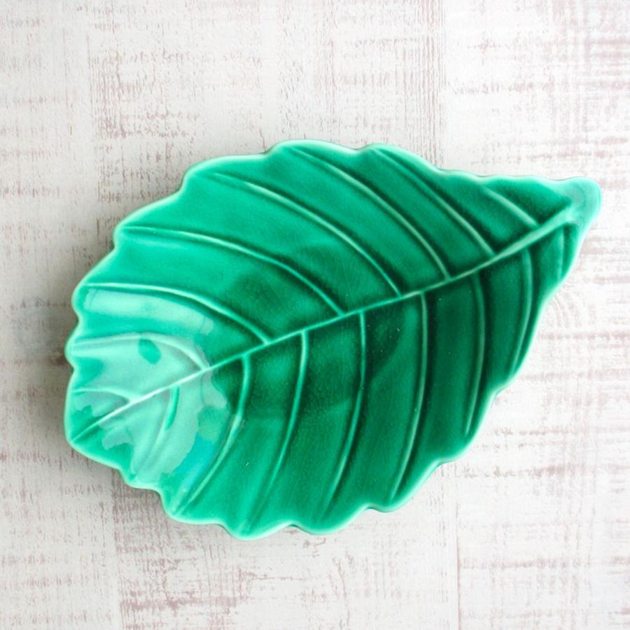 波佐見焼 緑交趾 柏型皿 お皿 銘々皿 多用皿 多用鉢 煮物 おしゃれ