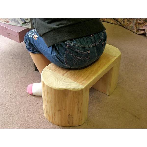 杉のスタンドスツール 足置き キッズベンチ 国産すぎ半割丸太