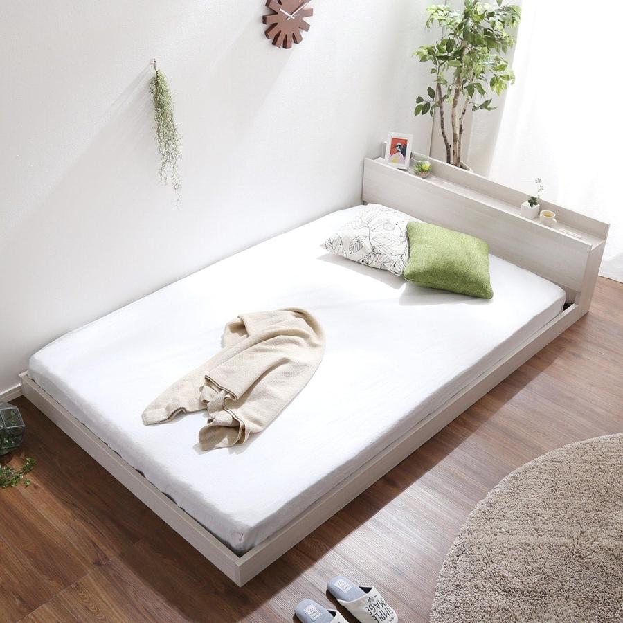 ニトリ（NITORI） ベッド セミダブル 宮・コンセント付き北欧調フロア