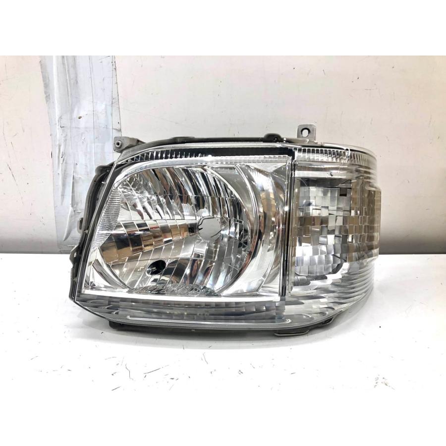 ♪研磨♪ハイエース 200系 3型 純正 ヘッドランプ 左 ハロゲン KOITO26