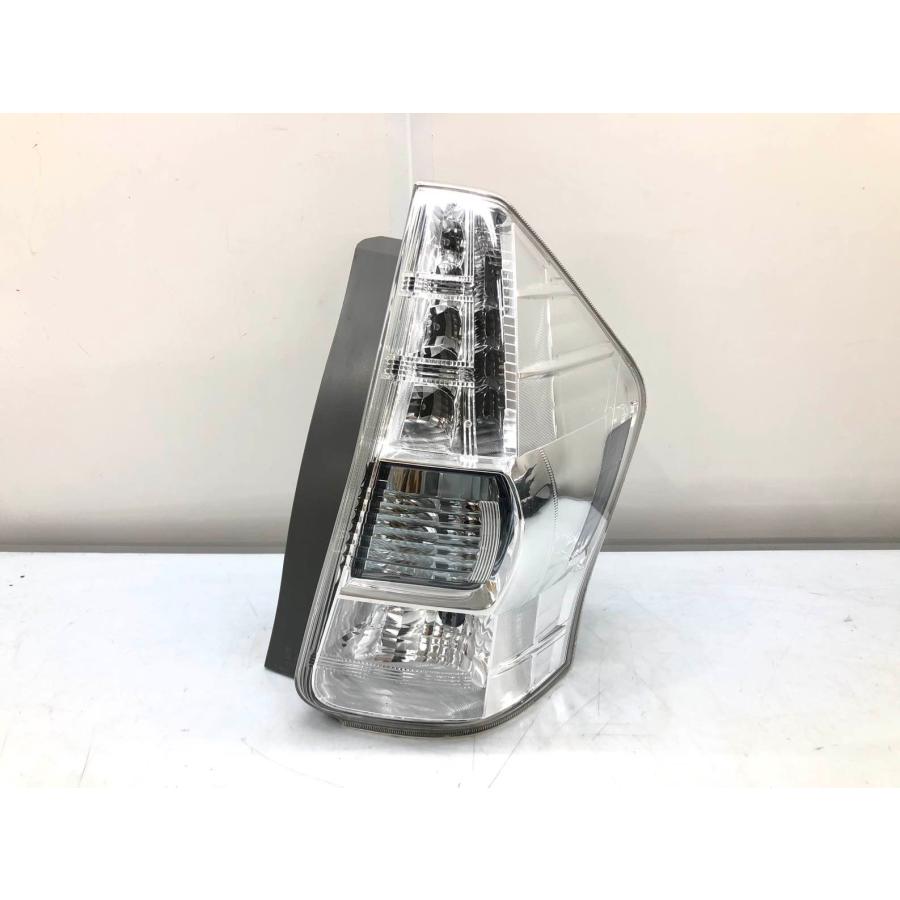 トヨタ プリウスα ZVW40 前期 純正 テールランプ 右 STANLEY47-46 刻印