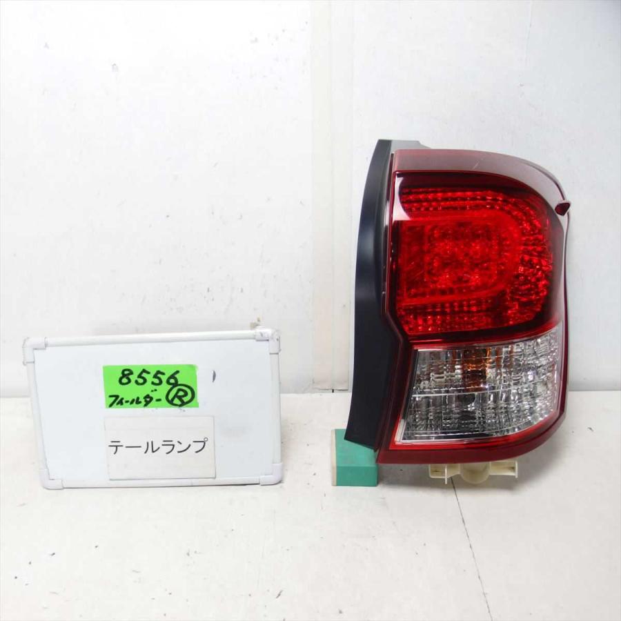 送料無料 平成25年 カローラフィールダー NZE161G テールランプ ライト