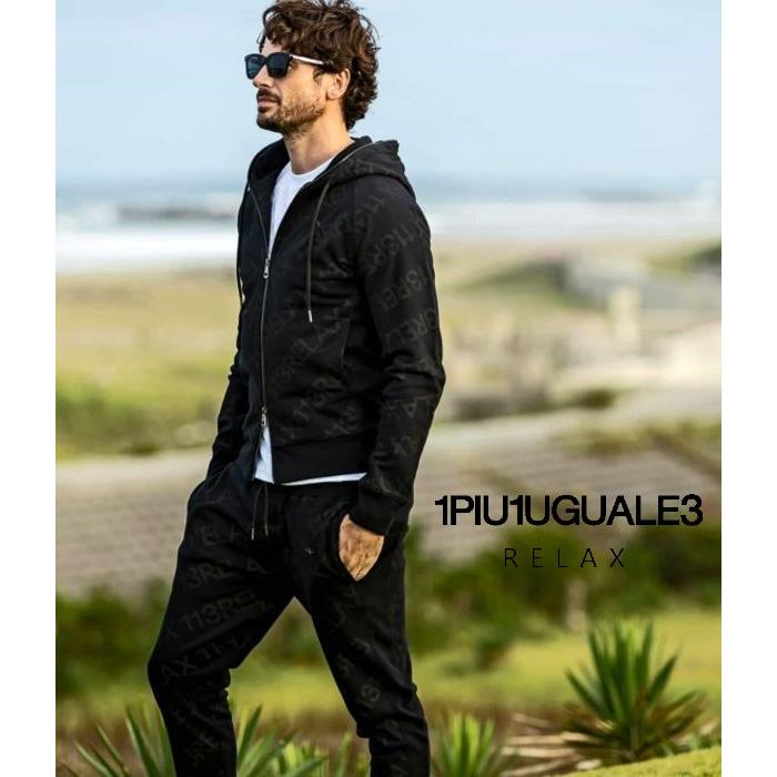 1PIU1UGUALE3 RELAX ウノピゥウノウグァーレトレ リラックス 総柄ロゴ