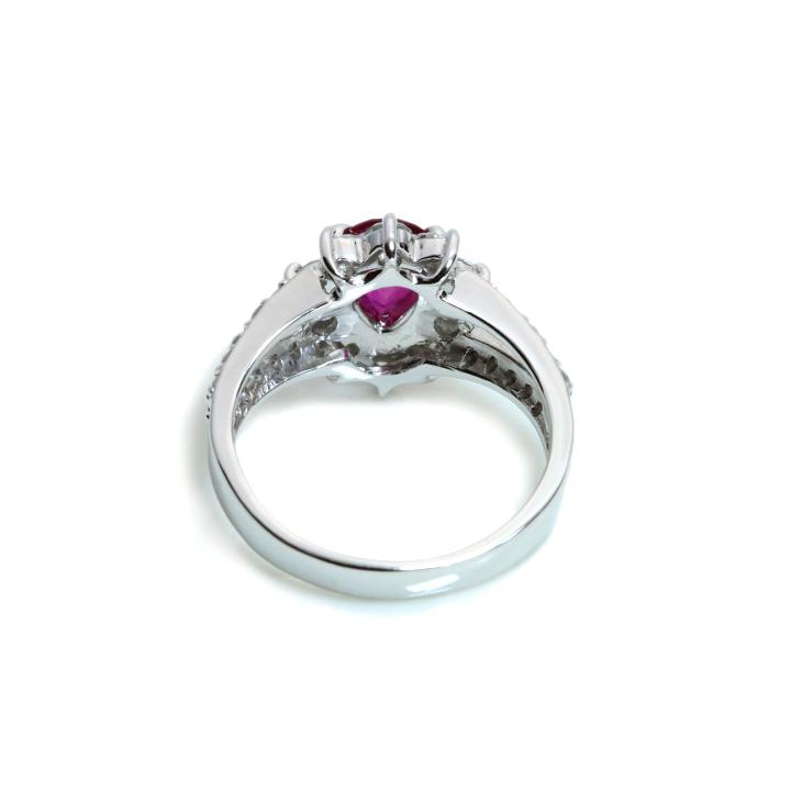 非加熱ルビー0.58ct 上質ダイヤモンド取り巻き0.73ct PT900 プラチナ