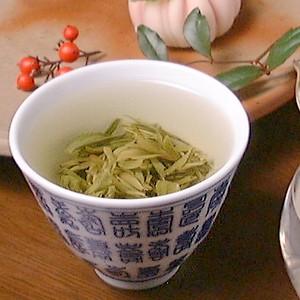 緑茶 明前西湖龍井茶20g ろんじんちゃ せいころんじん 中国緑茶 : 彩香