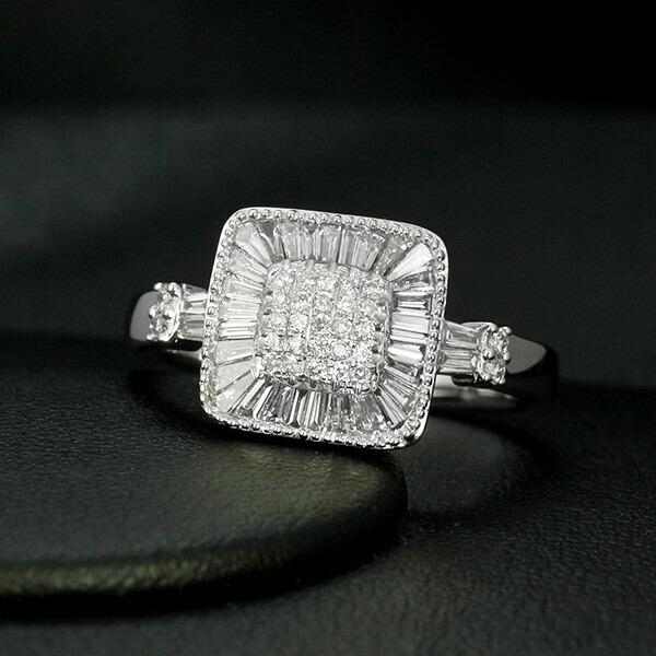 ダイヤモンド リング K18 ホワイトゴールド 0.6ct テーパー ダイヤ