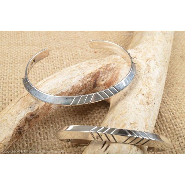 NORTH WORKS（ノースワークス） 立体バングル エッジパターン