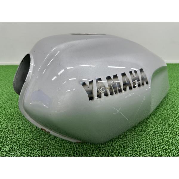 YAMAHA（ヤマハ） XJR1300 タンク 銀 純正 中古 バイク 部品 RP01J