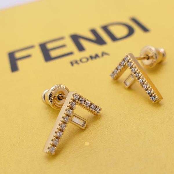 FENDI（フェンディ） ファーストピアス Fロゴ ズッカロゴ GP 箱付 送料