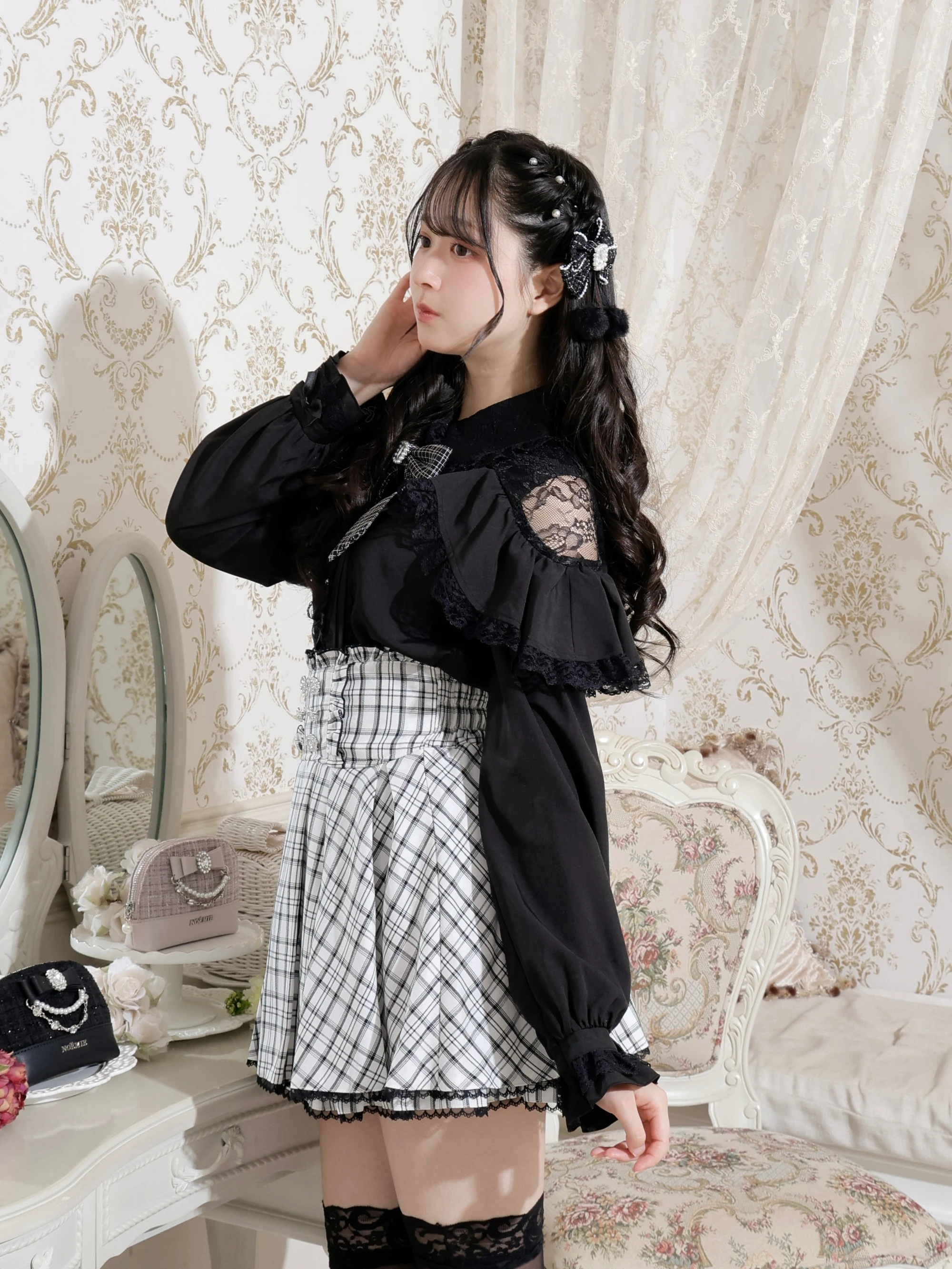 ツイードリボンケープフリルオープンショルダーブラウス（シャツ