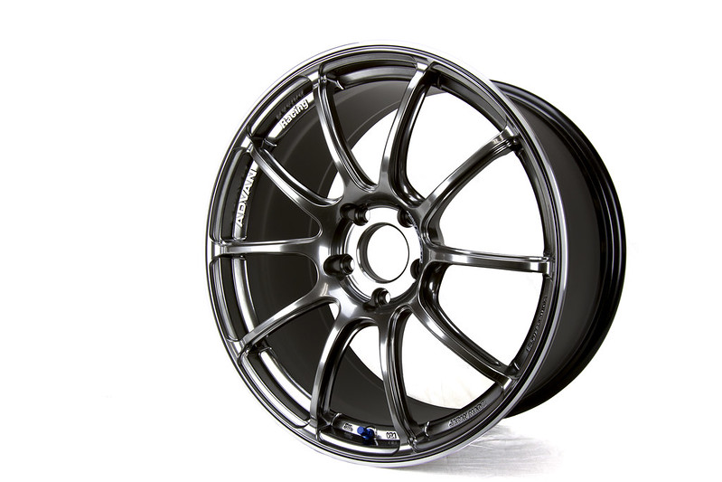 18×9.5 Advan RZII – Jackson Racing