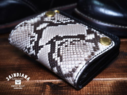 TRWS-PB パイソンスキンのトラッカーウォレット
