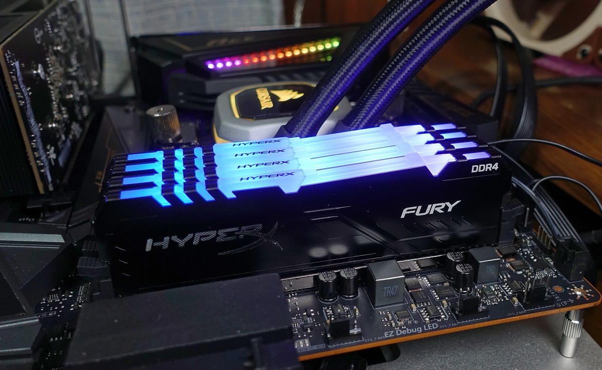 HyperX FURY RGB DDR4」をレビュー。自動同期機能で手軽にライトアップ