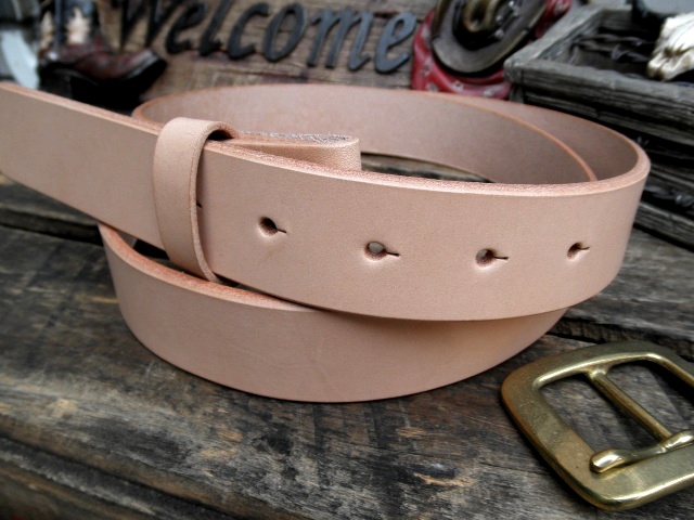 栃木レザーベルト【ヌメ革】【生成】サドルレザー40mm ／付属