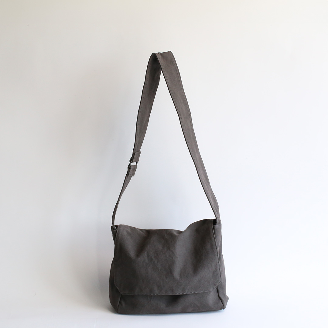 備長炭染め帆布ショルダーバッグ(S) | 香久山鞄