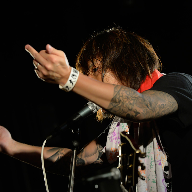 Ken Yokoyama(Band) OFFICIAL SITE | 横山健 (Gt&Vo)、南英紀 (Gt