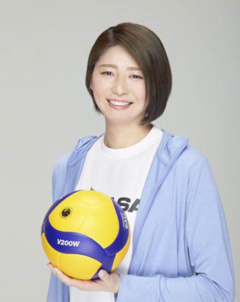 ロンドン五輪女子バレーで銅の大友愛さん講師に燕市で中学生を指導