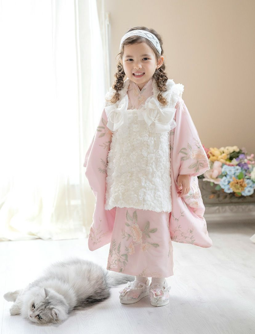 送料無料【雛祭りセール目玉】花柄刺繍チュールレース着物とバラ生地