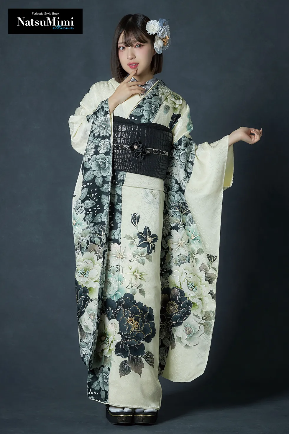 白地紺藍牡丹に白百合［FR5041］ - 成人式振袖レンタル・販売のふりそ