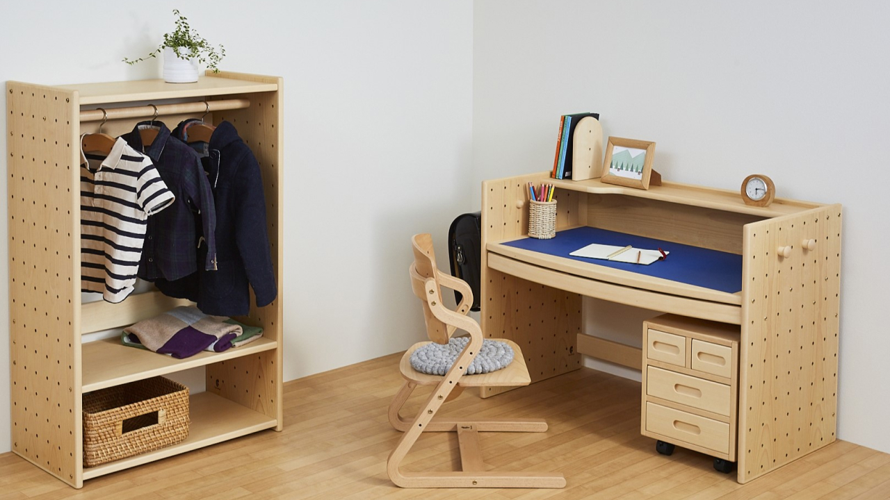 自分の机だからやる気が育つ リビングに置きたい「フォルミオ」の