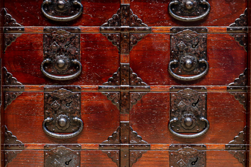 珍品!! 総桐!! 堅牢な造りで重厚感のある庄内船箪笥 BB2665 – 古福庵