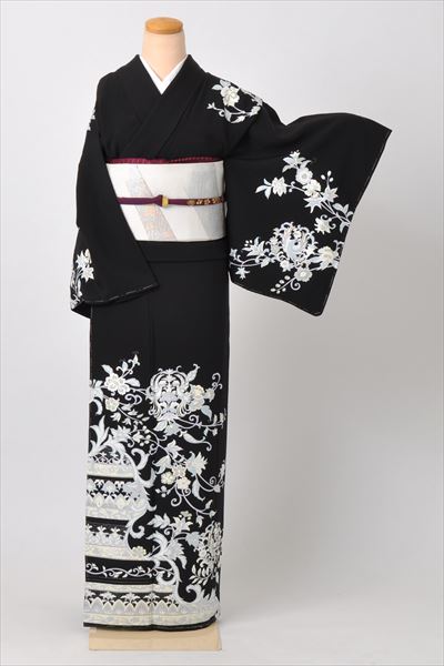 訪問着[黒に洋花模様]｜着物レンタルあき (来店着付け無料・全国配送無料)