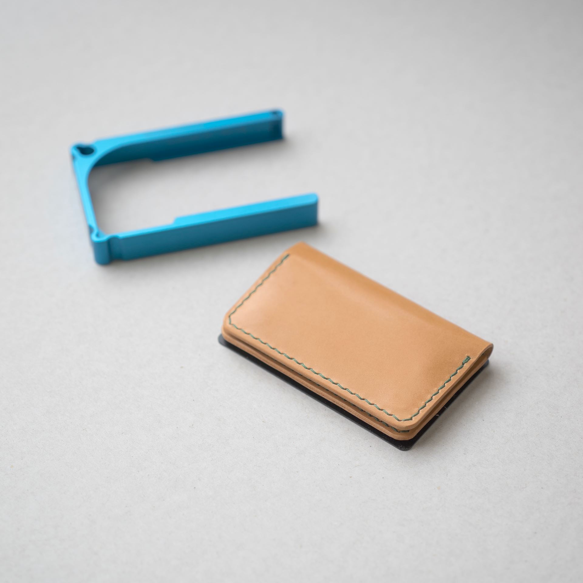 生成りヴィンテージのミニマリスト財布をつくる | kumosha