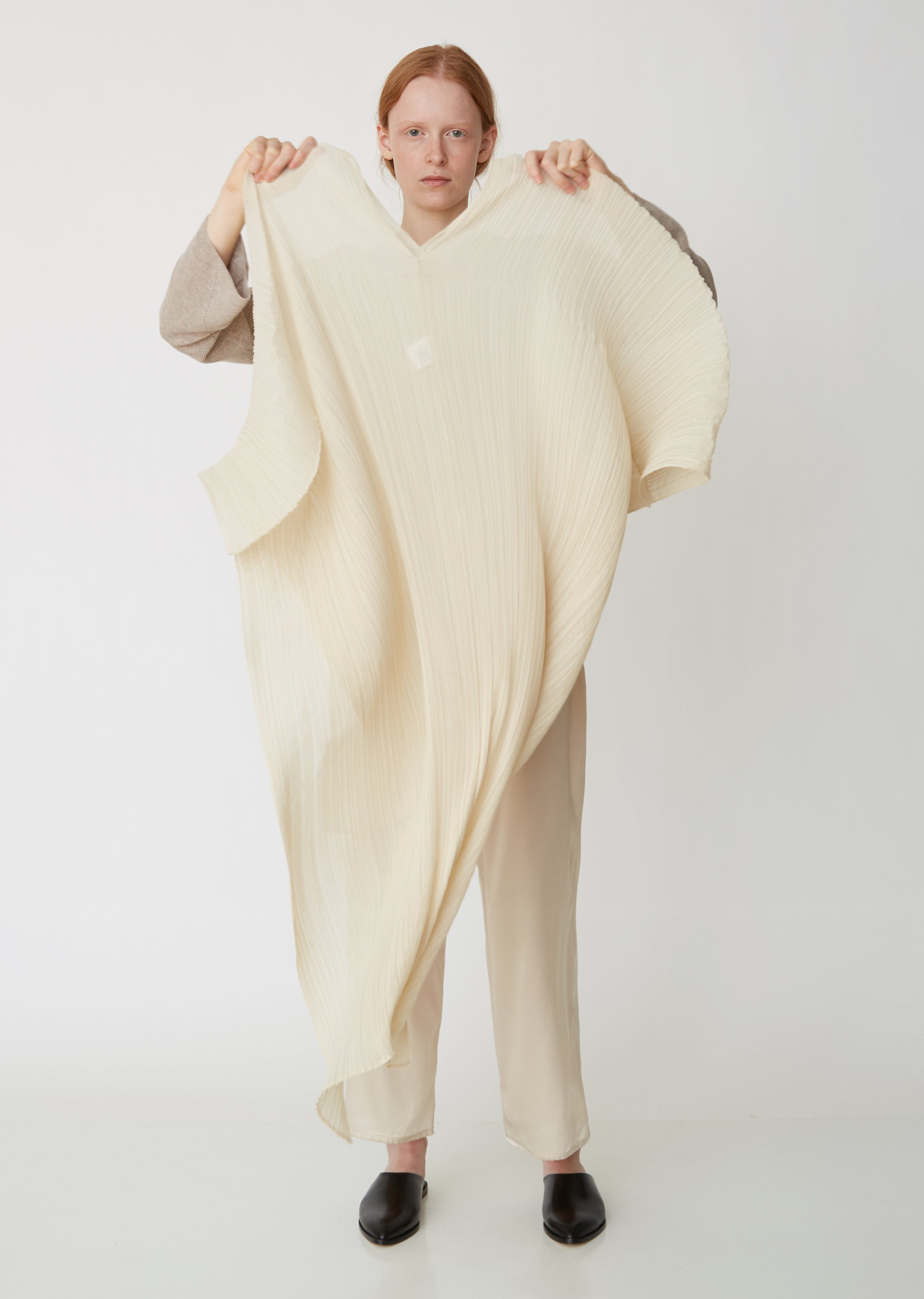 Madame-T January Scarf by Pleats Please Issey Miyake- La Garçonne