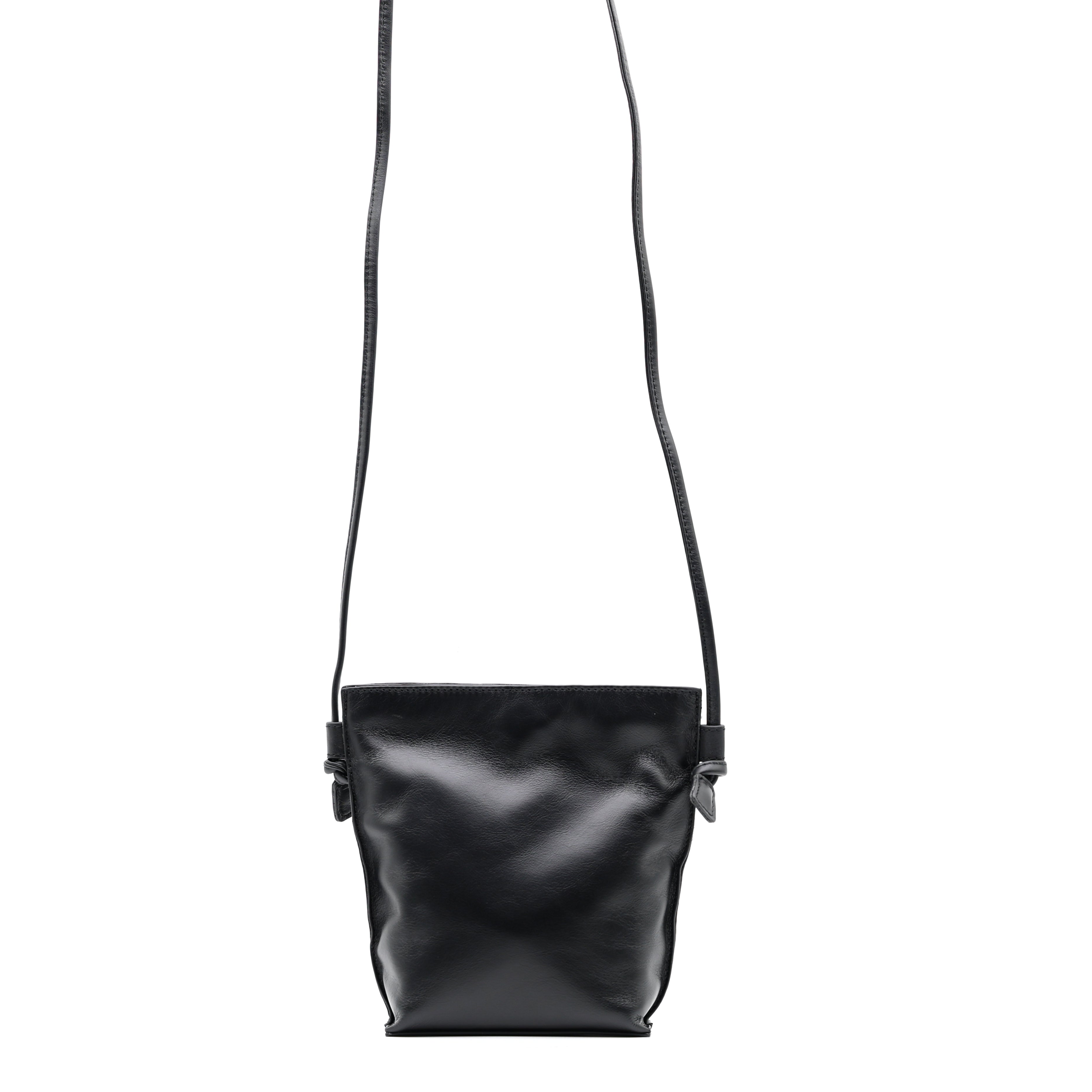 シンプルレザーショルダーバッグ B-6138 – L.E.D.BITES