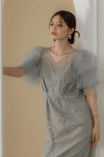 ブルーのフラッフィースリーブペンシルドレス | LE' RURE | S | 結婚式