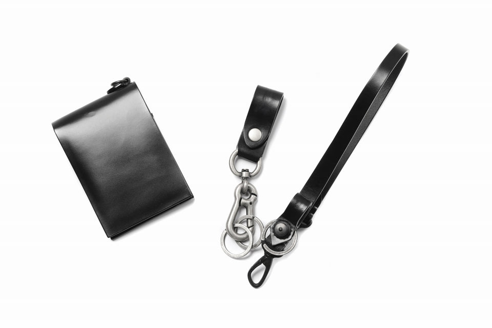 ISAMU KATAYAMA BACKLASH KEY HOLDER / BRIDLE LEATHER (BLACK)の商品