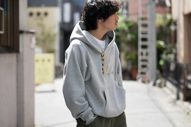 KOLOR BEACON [ カラービーコン ] 24AW マルチボタンフロント裏毛パーカー