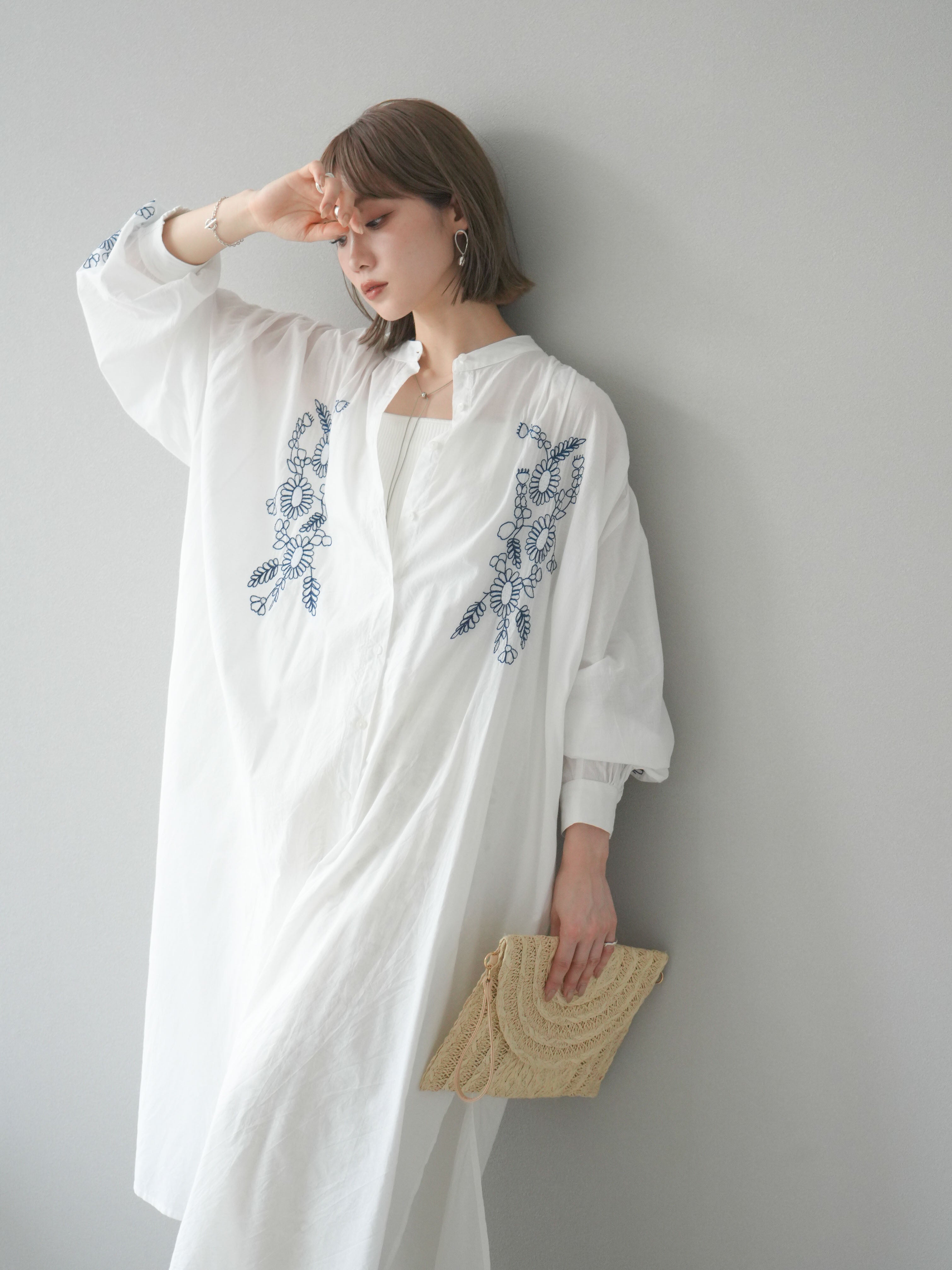 予約]インド製コットン刺繍ギャザーワンピース/オフ – Lumier