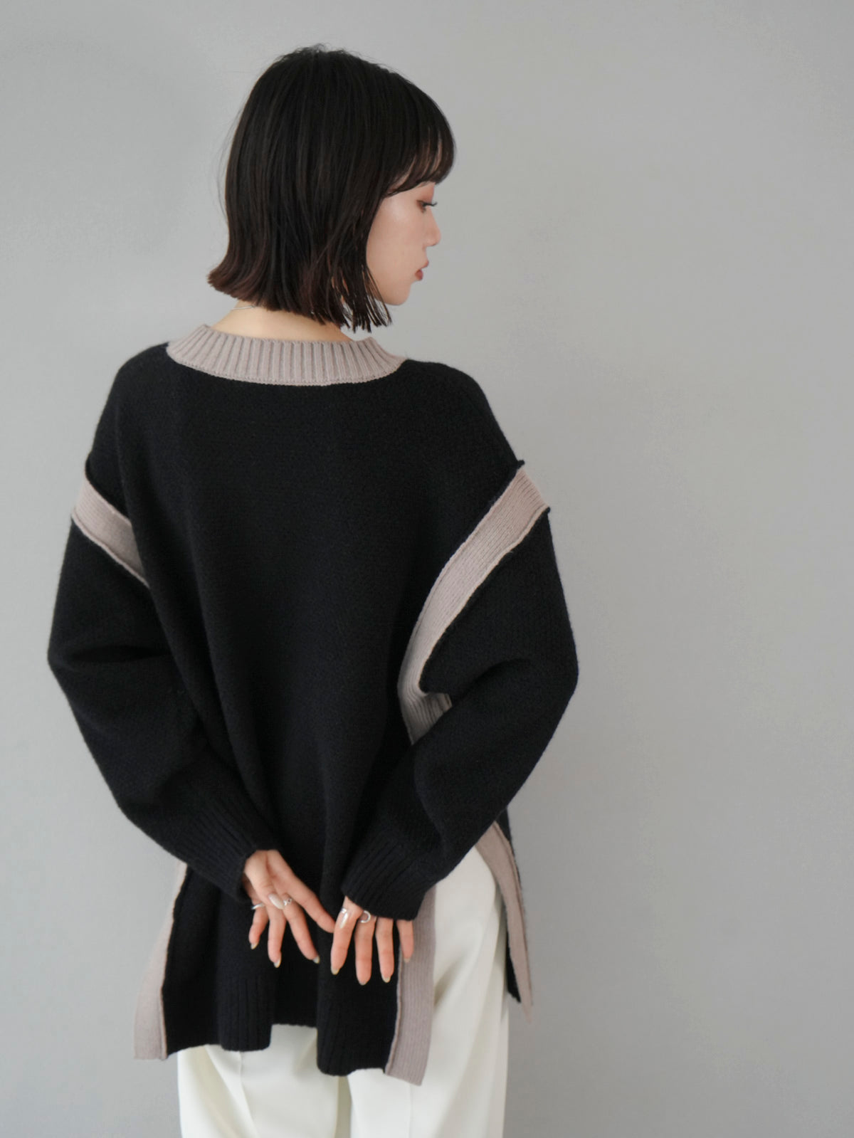 予約]サイドスリットバイカラーオーバーニット/ブラック – Lumier