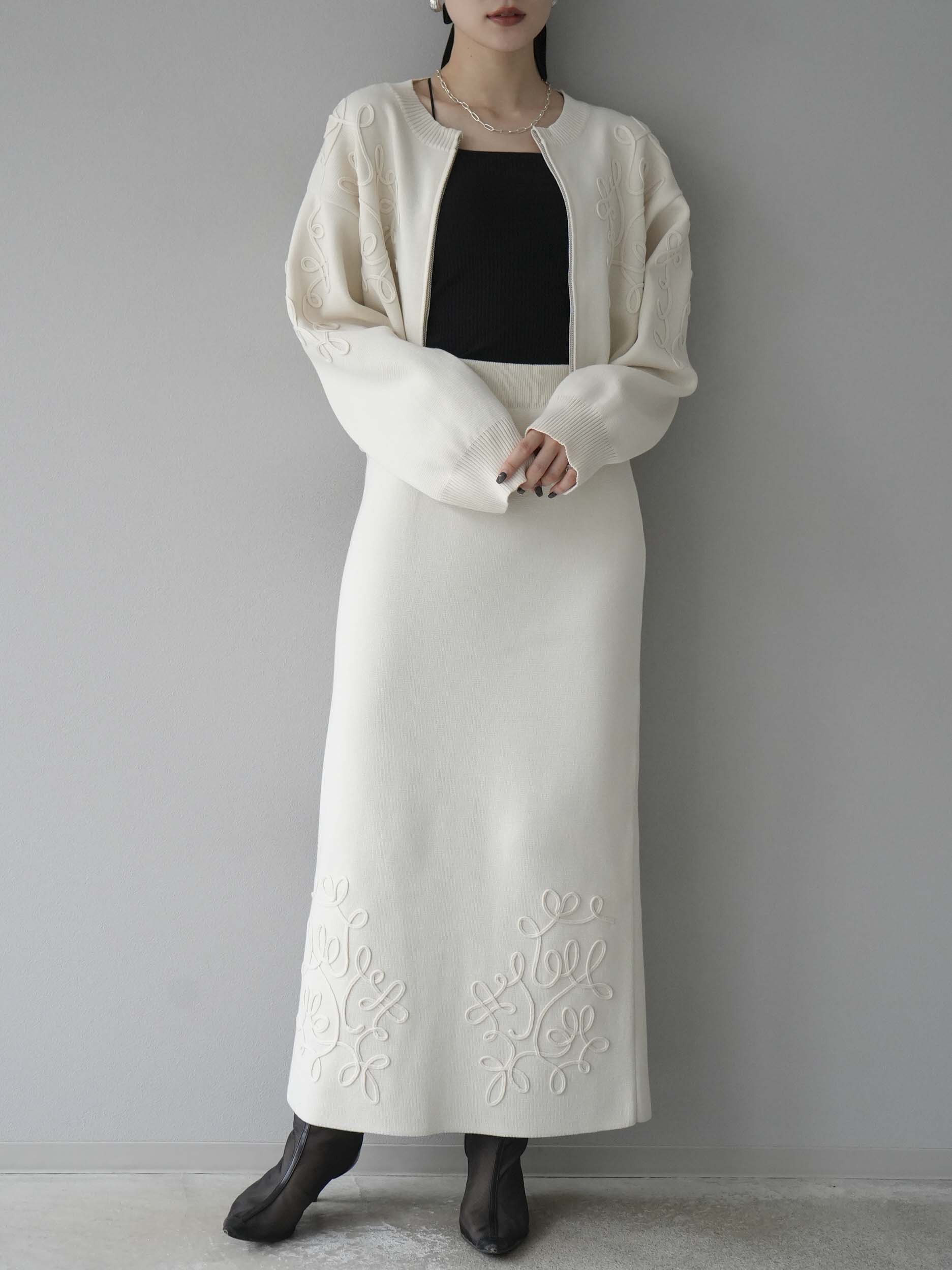 予約]コード刺繍コットンニットタイトスカート/アイボリー – Lumier