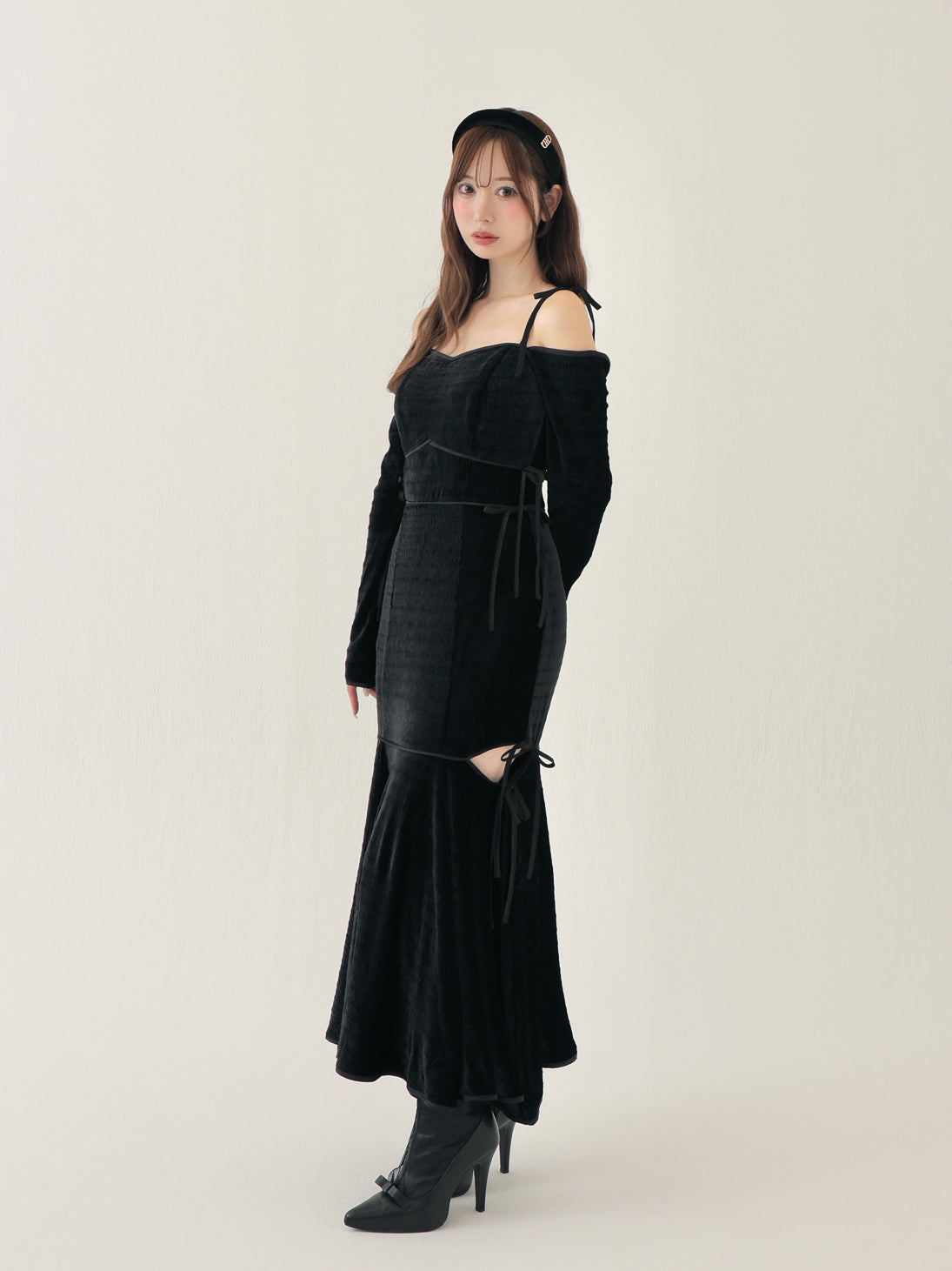 SALE】Side ribbon cutout onepiece(eme10783) – M me eme