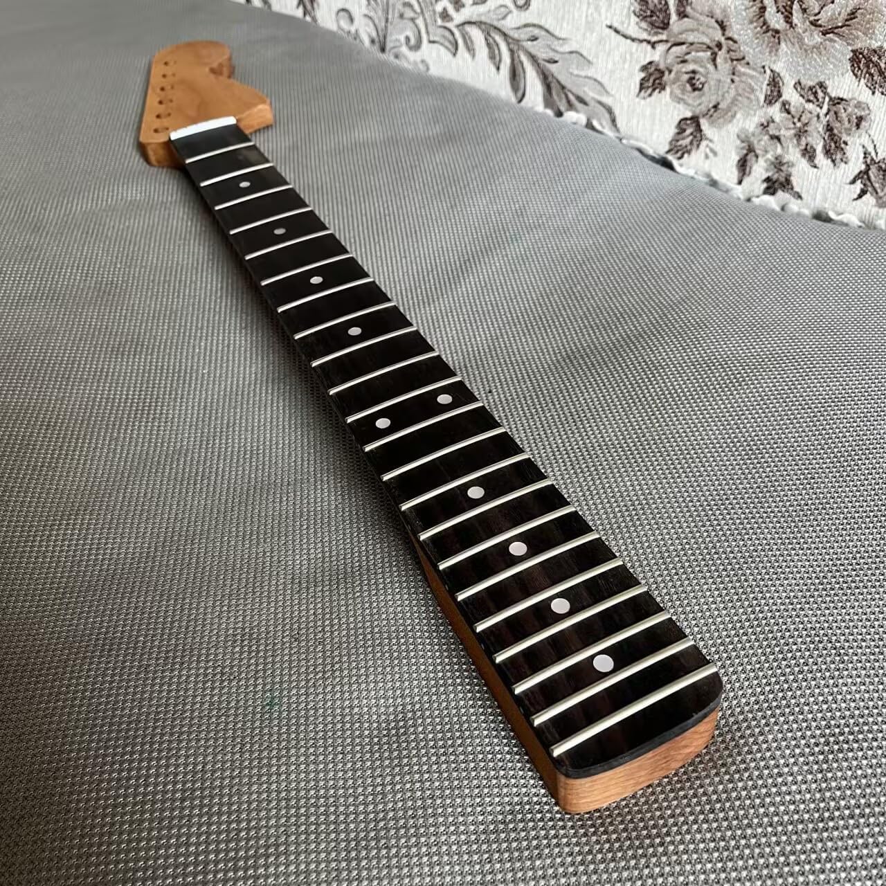 Amazon | 22フレットエレキギターネック、ローストメイプル指板