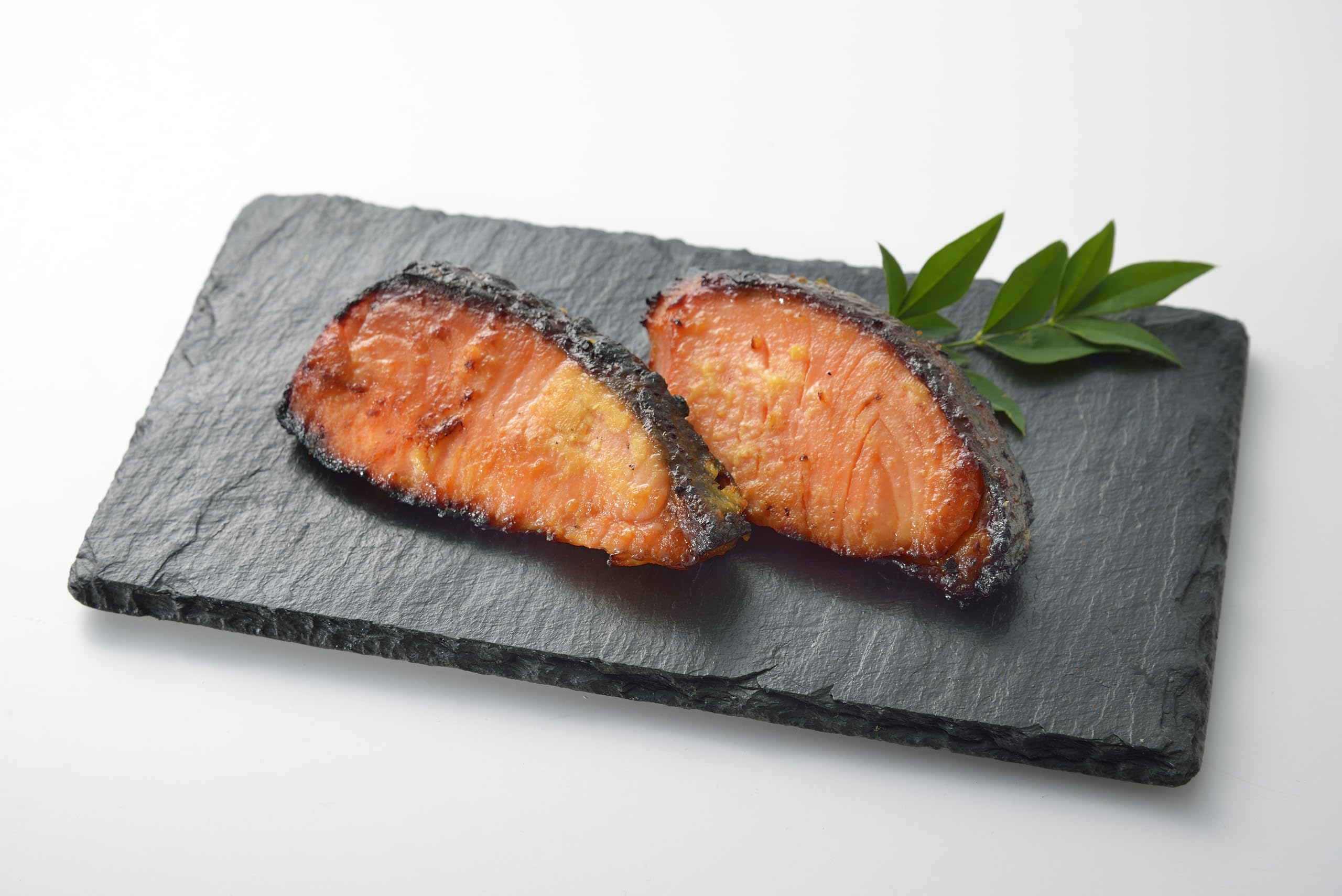 Amazon.co.jp: 角上魚類 冷凍 銀鮭西京風味噌漬 業務用 一口サイズ