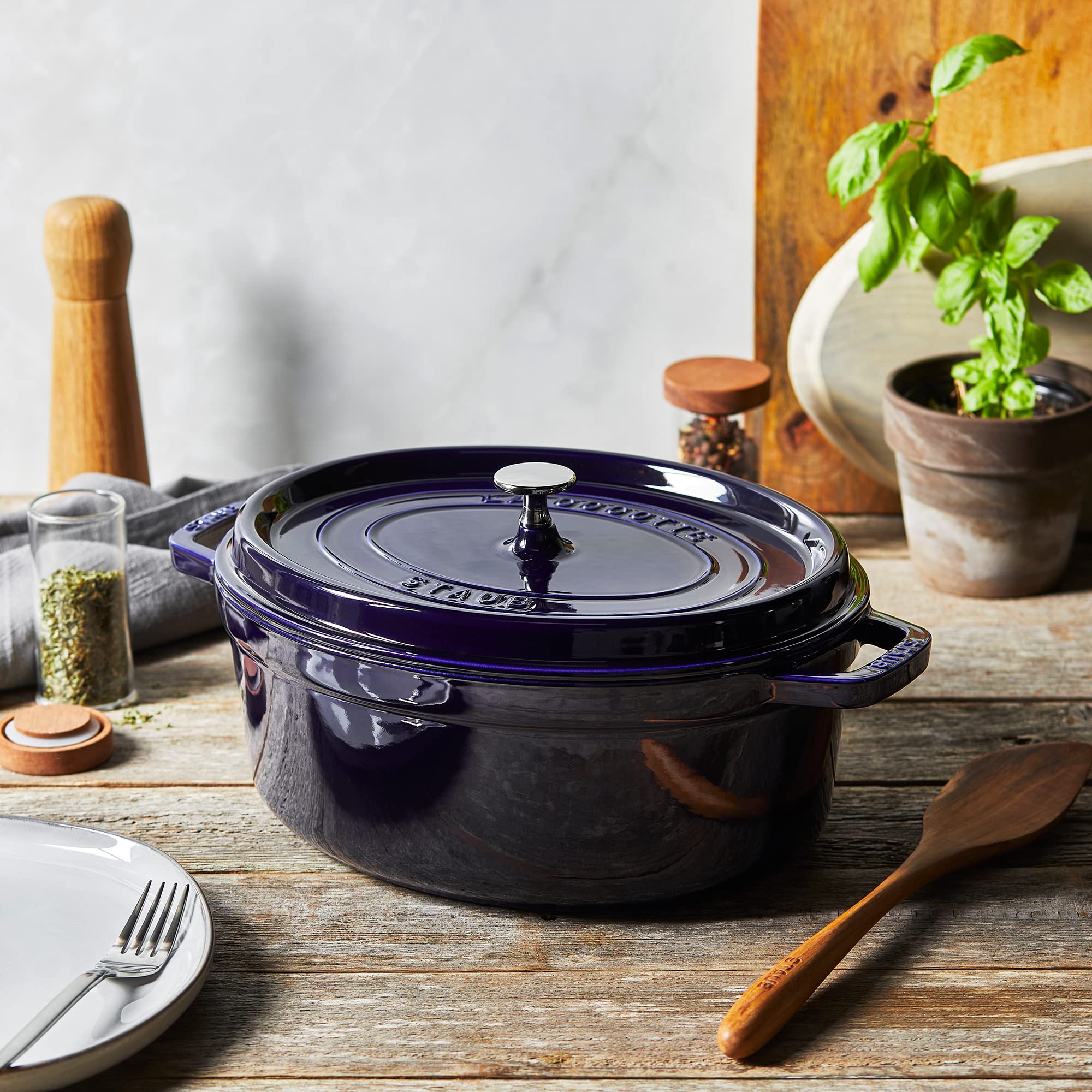 Amazon.com: Staub Cast Iron Oval Cocotte, Dutch Oven, 5.75-quart