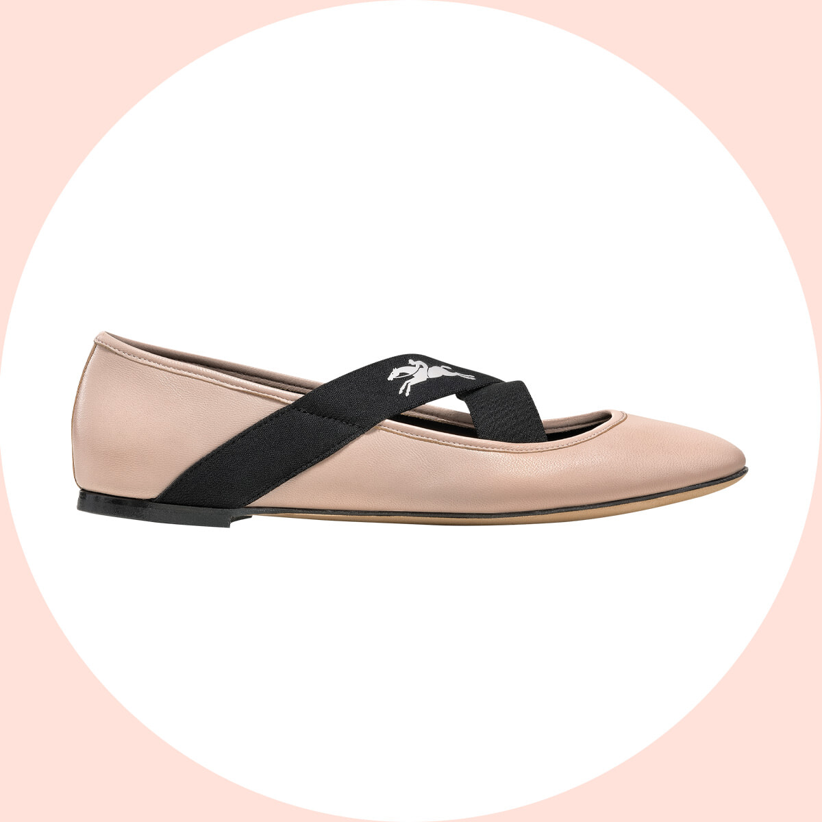 足取り軽く、小粋な抜け感を。フレンチシックなスタイルを作るバレエ